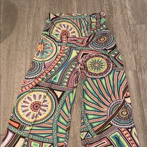 Summer pants. - neon pattern. Very flattering!